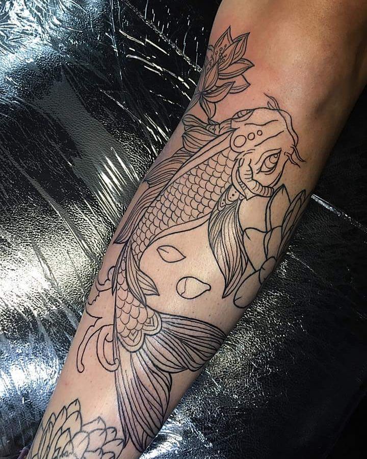 搞水产品的符先生小臂鲤鱼纹身图案