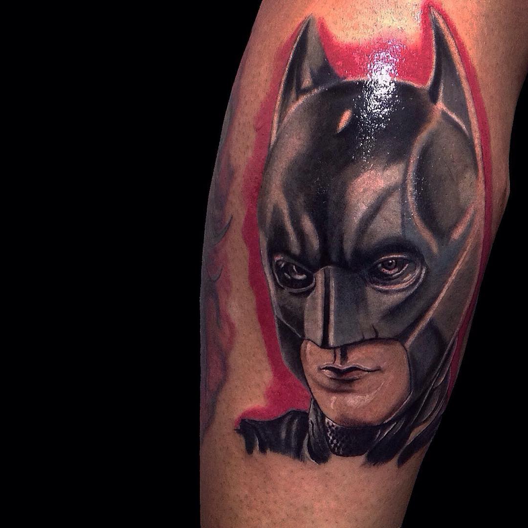 做调酒师的巢先生小腿蝙蝠侠纹身图案